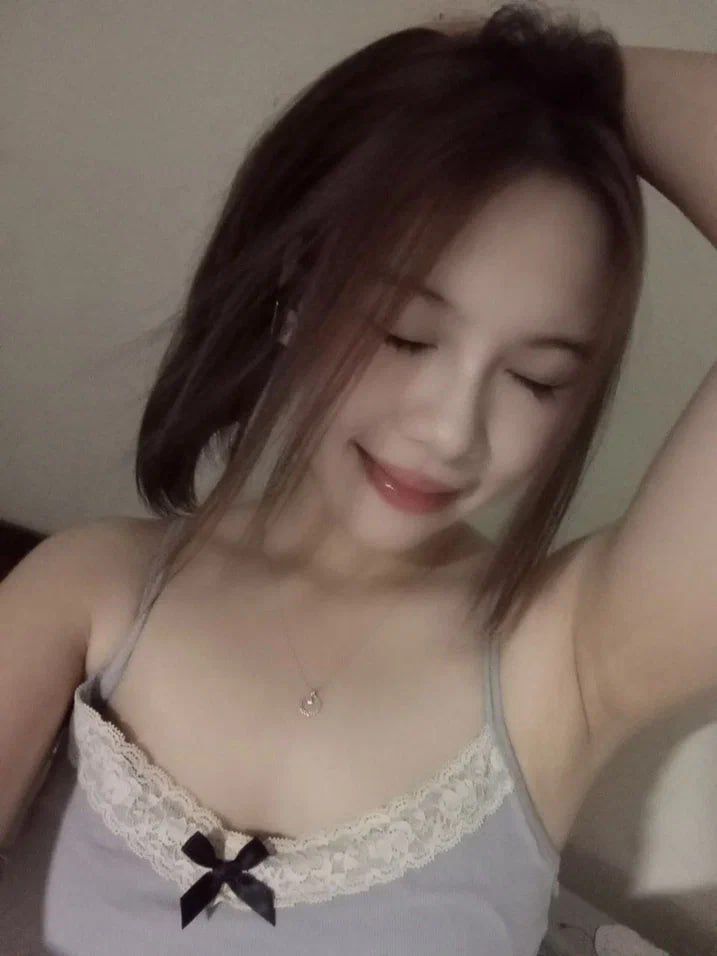Em dâu ngoan ngoãn vì bị anh Chồng yêu biết được bí mật làm gái mát-xa
